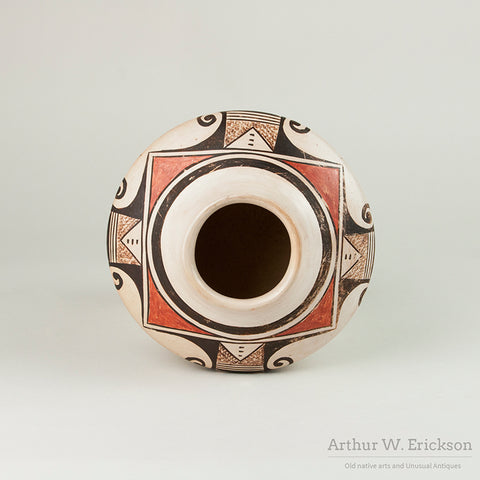 Hopi Jar by Helen Naja, Featherwoman (1922-1993)