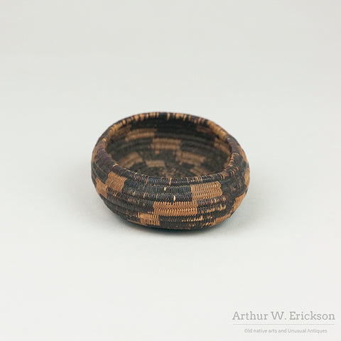 Finely Woven Miniatue Pomo Oval Basket