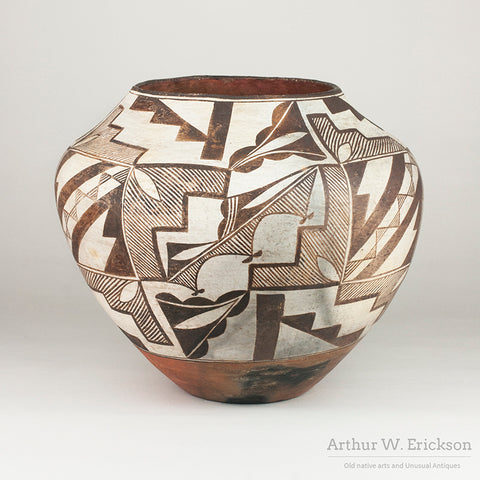 Large 1920's Acoma Olla