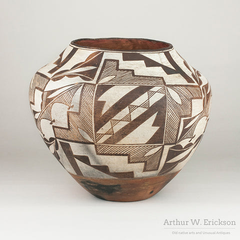 Large 1920's Acoma Olla