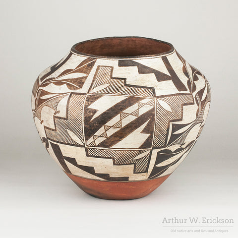 Large 1920's Acoma Olla