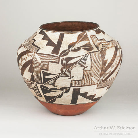 Large 1920's Acoma Olla