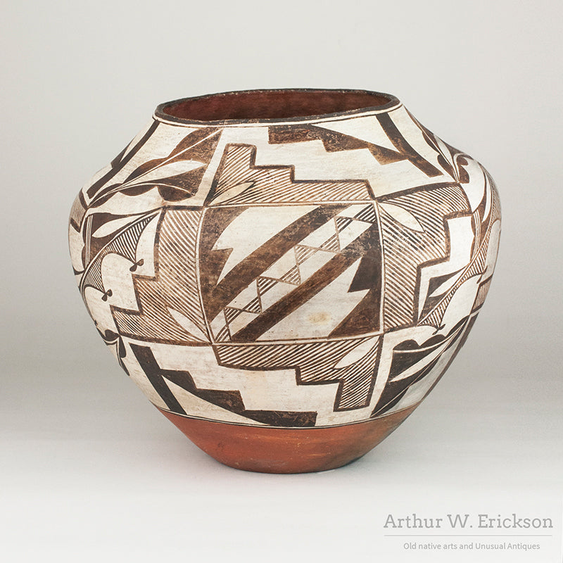 Large 1920's Acoma Olla