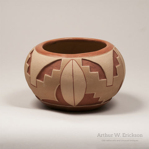 San Juan Large Pottery Bowl by Tomasita Reyes Montoya (1899-1978) - Arthur W. Erickson - 1