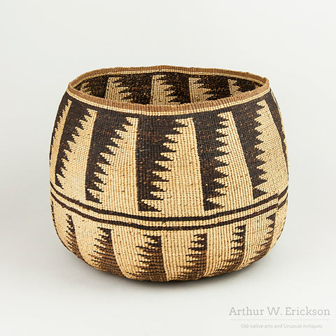 Large Pit River (Ajumawi-Atsugewi) Basket