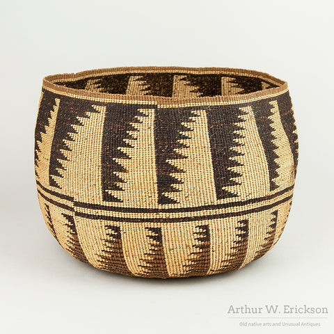 Large Pit River (Ajumawi-Atsugewi) Basket