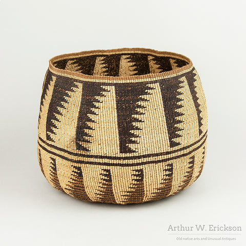 Large Pit River (Ajumawi-Atsugewi) Basket