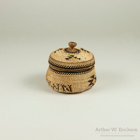 D E Brown's Lidded Yurok Basket