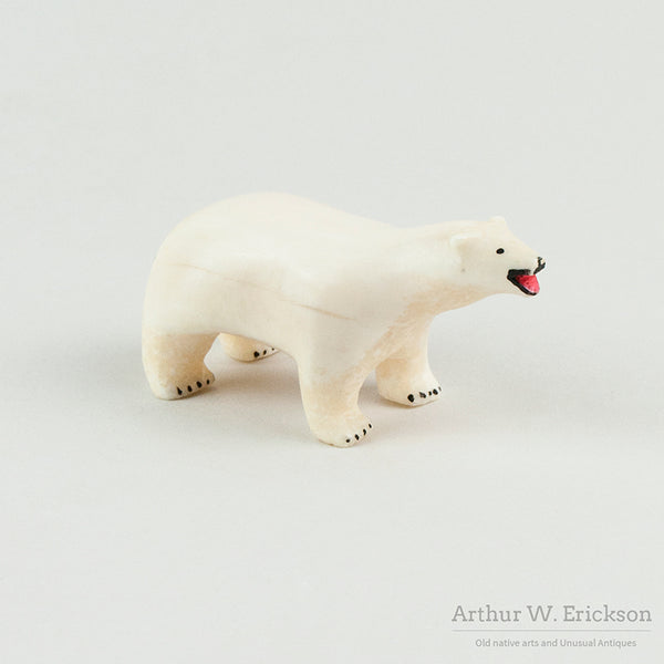 WalrusIvoryCarvedPolarBear_001