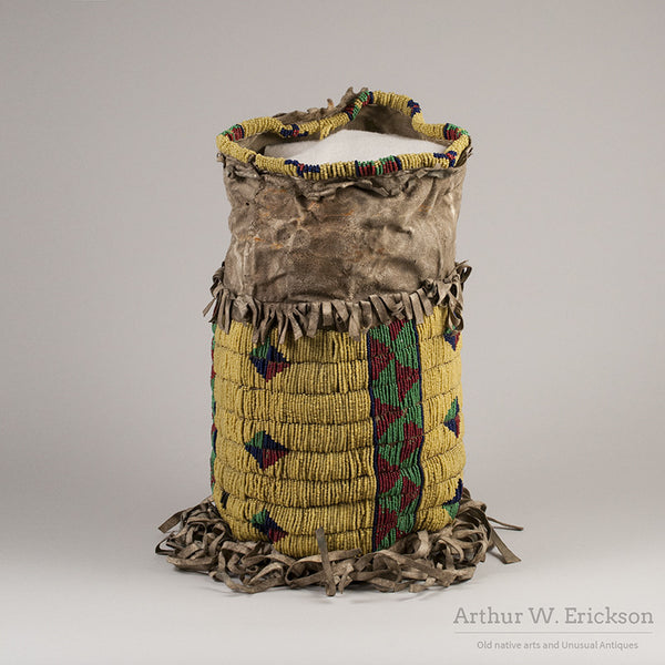 beaded_leather_fringed_bag_03_