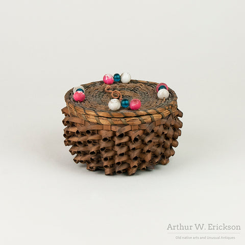 Iroquoian Porcupine Twist Lidded Basket With Beads