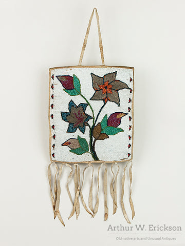 Plateau Beaded Flat Bag with Flowers