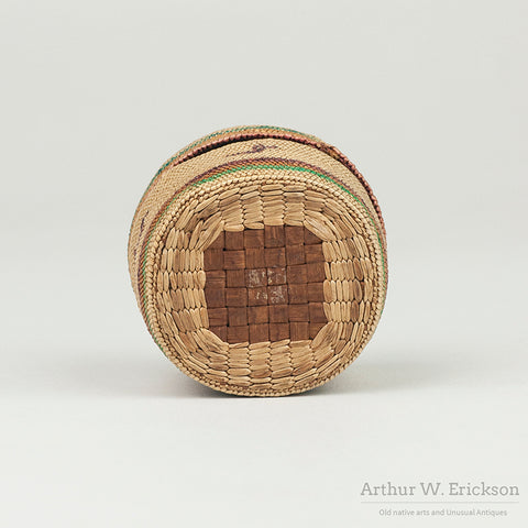 Finely Woven Small Makah Lidded Basket with Birds and Ships