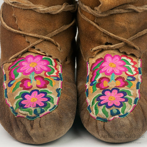 Cree Hightop Embroidered Moccasins