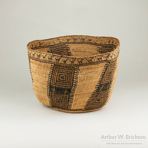 Large Chehalis Basket with Bird Figures Along the RIm