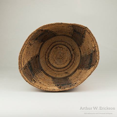 Large Chehalis Basket with Bird Figures Along the RIm