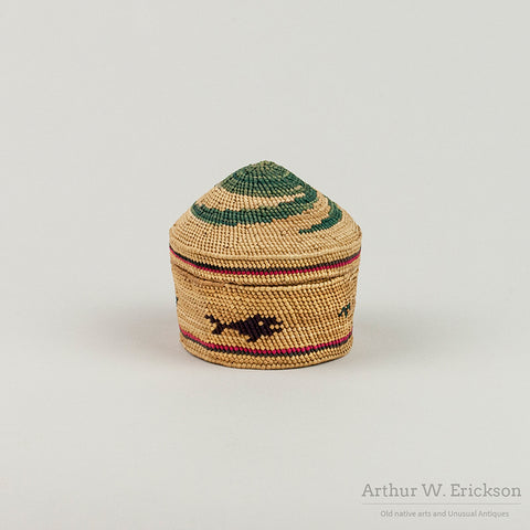 Very fine Nuu-chah-nulth lidded basket