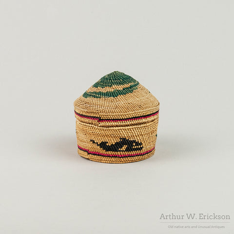 Very fine Nuu-chah-nulth lidded basket