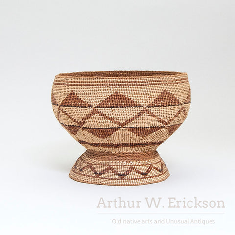 Large Lower Klamath River Pedestal Basket
