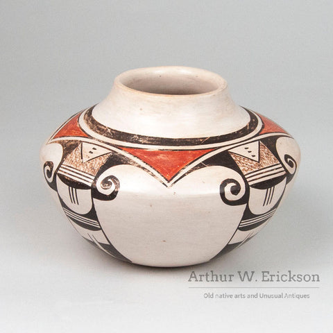 Hopi Jar by Helen Naha "Featherwoman" (1922-1993)