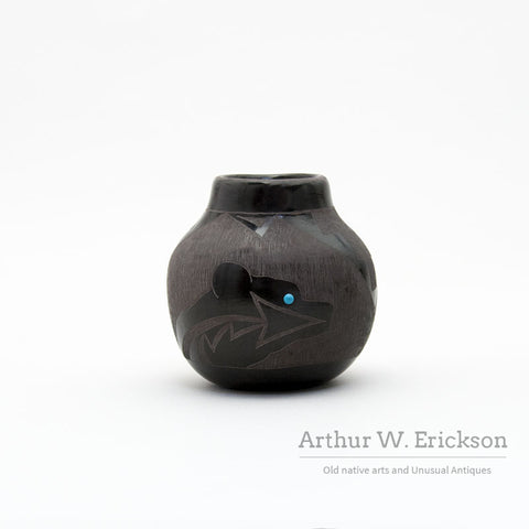 Santa Clara Jar with Sgraffito Designs by Phyllis & Marlin Hemlock