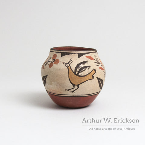 Small Zia Olla by Gernomia Medina