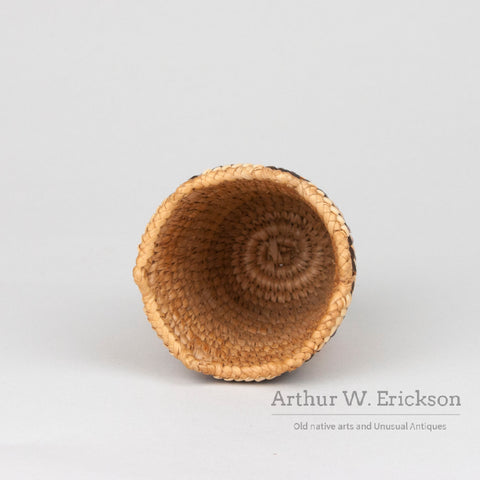 Small Fully Imbricated Klickitat Basket Attributed to Elsie Thomas