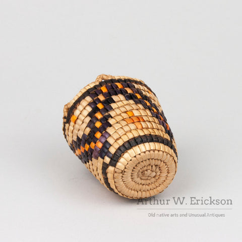 Small Fully Imbricated Klickitat Basket Attributed to Elsie Thomas