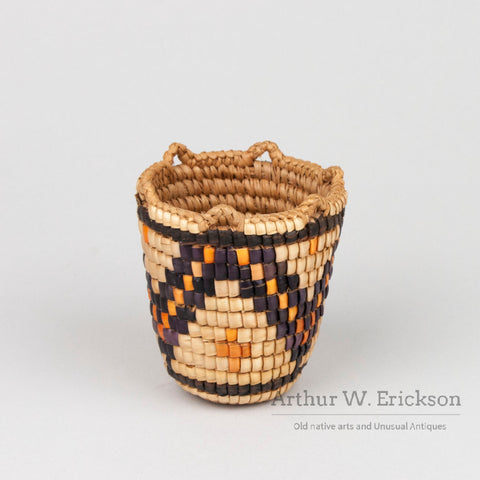 Small Fully Imbricated Klickitat Basket Attributed to Elsie Thomas