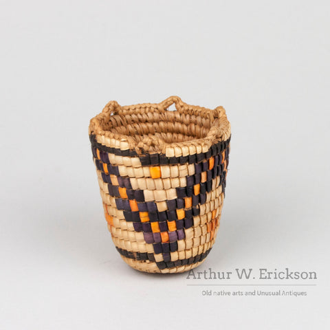 Small Fully Imbricated Klickitat Basket Attributed to Elsie Thomas