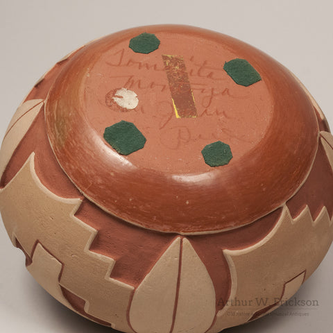 San Juan Large Pottery Bowl by Tomasita Reyes Montoya (1899-1978) - Arthur W. Erickson - 5