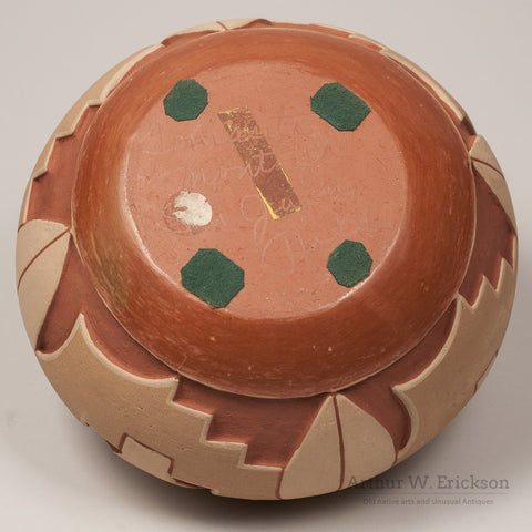San Juan Large Pottery Bowl by Tomasita Reyes Montoya (1899-1978) - Arthur W. Erickson - 6