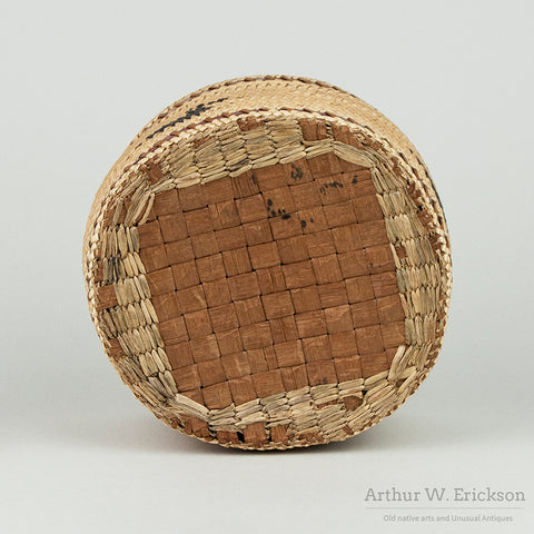 Quileute Lidded Basket with Ducks