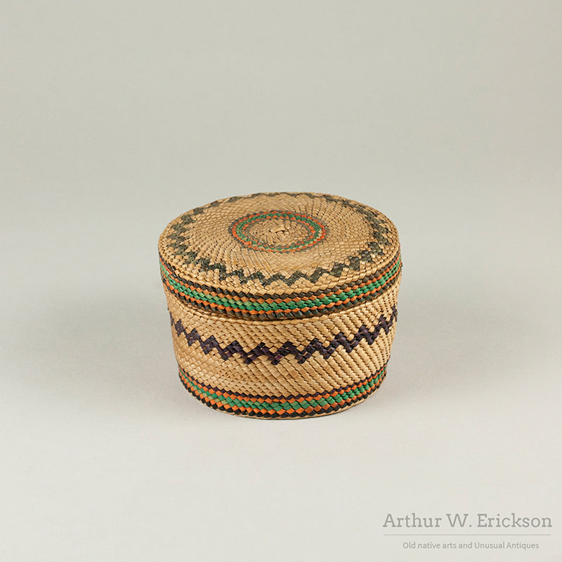 Makah Lidded Basket with ZigZag design