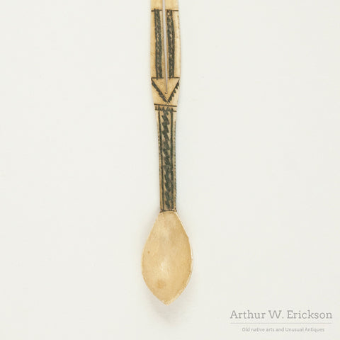 Zulu Decorated Bone Snuff Spoon